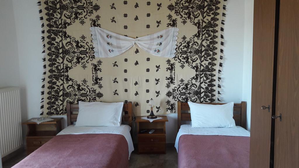 Aris Rooms Anogia Exterior foto